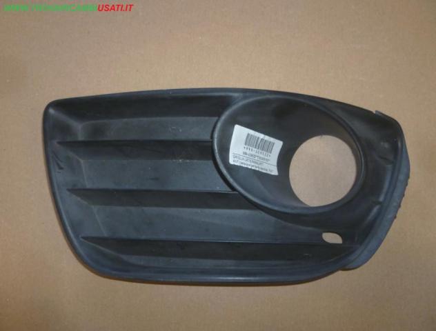 GRIGLIA LAT.S.PAR.ANT.(versione per fendinebbia) 735354042 FIAT PUNTO (188-2U) Carrozzeria Lamierati esterni Paraurti Griglia di ven FIAT - PUNTO