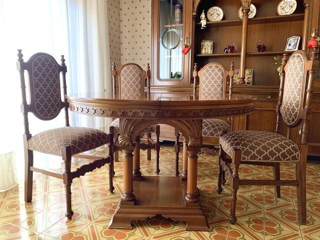STANZA DA PRANZO IN NOCE O SOLO TAVOLO CON 6 SEDIE - Foto 3
