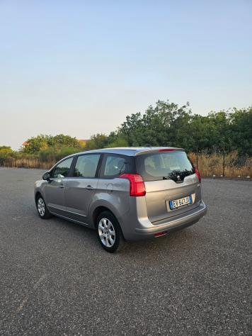Peugeot 5008 1.6 HDi 115CV 7 posti unico proprietario - Foto 3