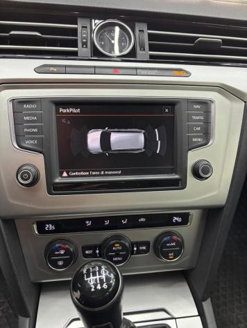 VOLKSWAGEN - Passat - Variant 1.6 TDI Business BMT - Foto 10