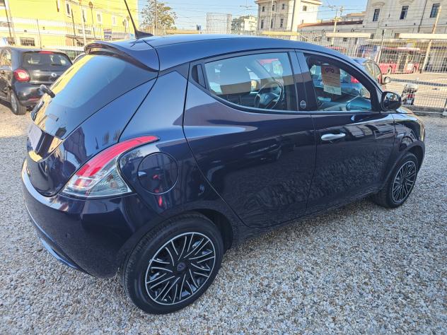 Lancia Ypsilon 1.0 FireFly 5 porte S&S Hybrid Ecochic Gold - Foto 3