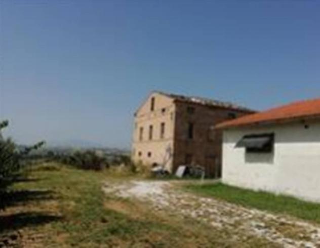 Immobile in asta di 756 m² con più di 5 locali in vendita a Montefiore dell'Aso - Foto 9