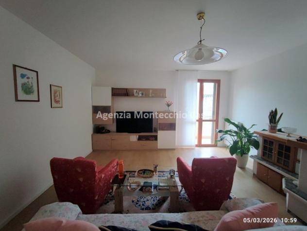 Casa singola con due appartamenti, mansarda taverna garage e giardino. - Foto 9