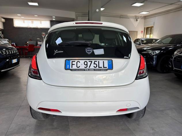 Lancia Ypsilon 1.2 69cv GPL Silver 2016 - Foto 6