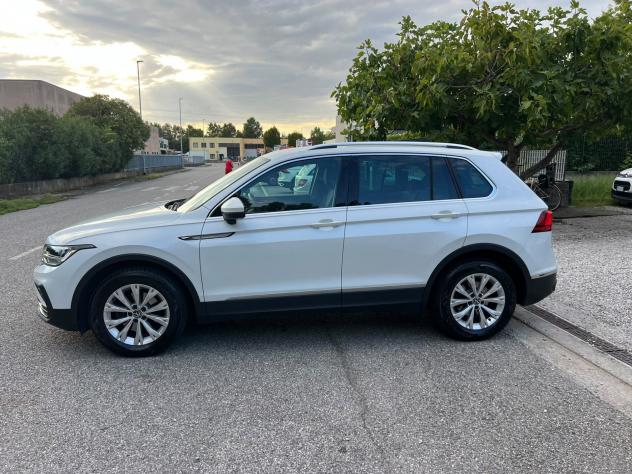 Volkswagen Tiguan 2.0 TDI 150 CV DSG - Foto 3