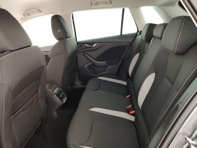 Škoda Kamiq 1.0 TSI 85KW BLACK DOTS - Foto 10