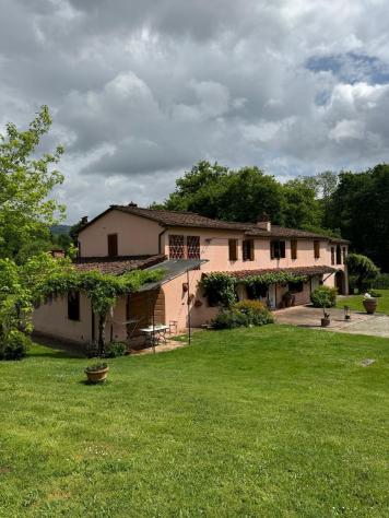 Casale in vendita a Gragnano - Capannori 375 mq Rif: 1324372