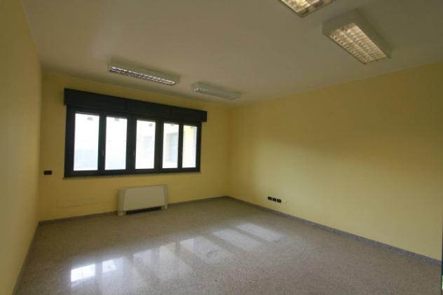 Immobile di 1731 m² con più di 5 locali in vendita a Pero - Foto 11