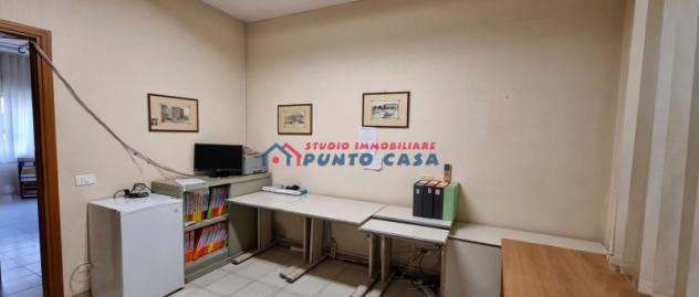 VIA VIRGILIO – Appartamento uso ufficio non arredato al P.T. rialzato, 130 mq ca. – 6 vani + acc. + p.auto. Buone condizioni. Euro 700 CL GI - Foto 8