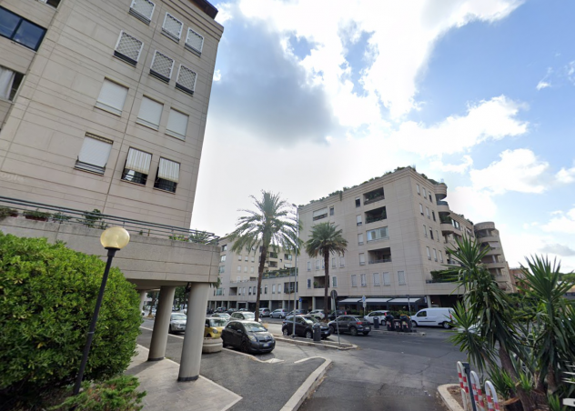 EUR TORRINO TRILOCALE ARREDATO CON GIARDINO PRIVATO