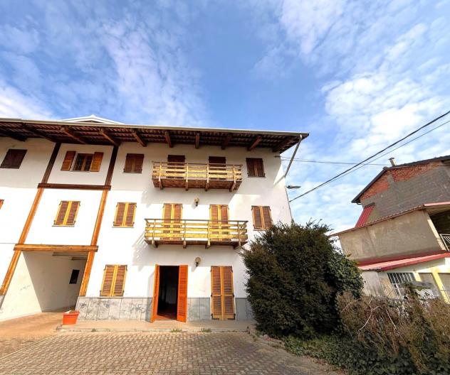 casa indipendente in vendita a Fiorano Canavese