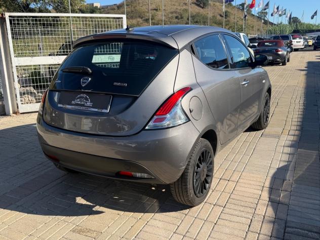 Lancia Ypsilon 1.0 FireFly 5 porte S&S Hybrid Ecochic Silver - Foto 6