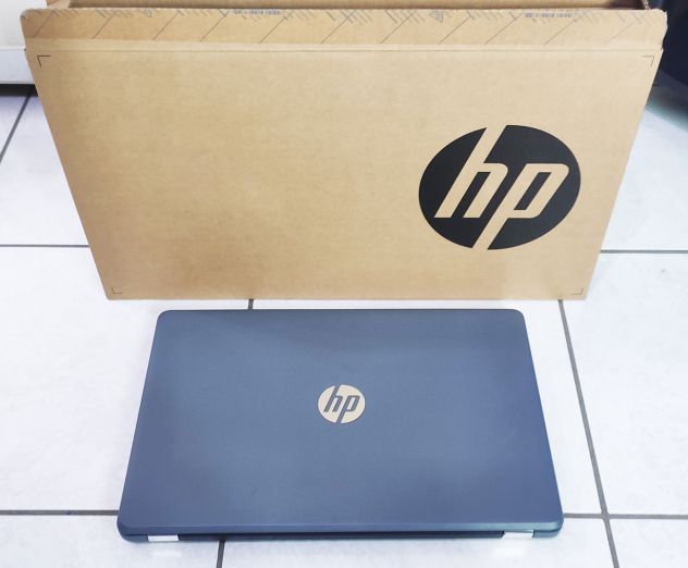 Notebook HP - 15-BS042NL (vano superiore difettoso) - MILANO - Foto 3