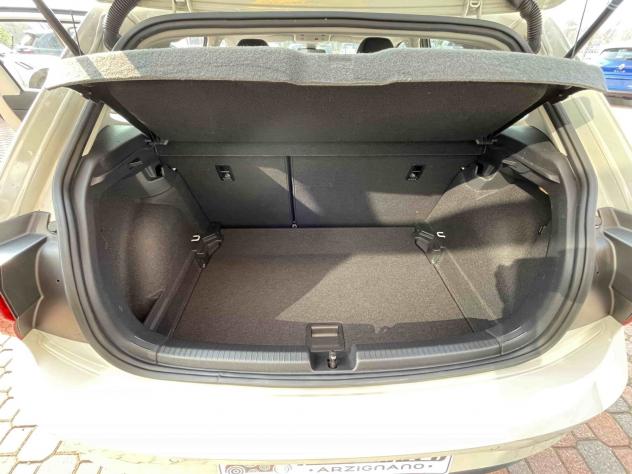 Volkswagen Polo 1.0 LIFE 80cv NEOPATENTATI - Foto 5