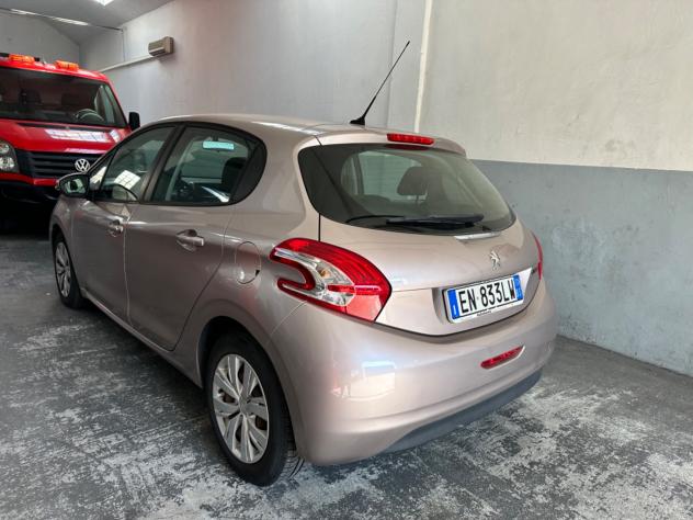 Peugeot 208 1.4 HDi 68 CV 5 porte Allure - Foto 2