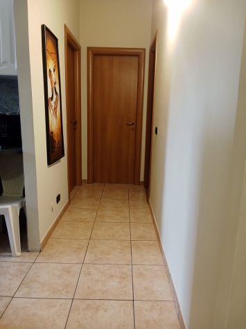 TRILOCALE RISTRUTTURATO E ARREDATO CON BALCONE – ROMA MAGLIANA - Foto 5