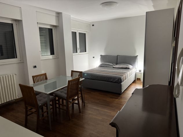 SI AFFITTA MONOLOCALE CON BOX E CANTINA IN PIAZZA DELLA TRIVULZIANA-BICOCCA - Foto 6