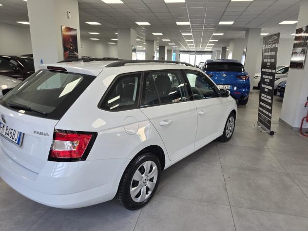 Skoda Fabia 1.4 TDI 90 CV Wagon 2017 km 91000 - Foto 8
