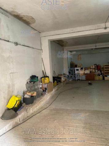 IMMOBILI-IMMOBILE COMMERCIALE-Via Plava, 74, 84091 Battipaglia SA, Italia - Foto 2