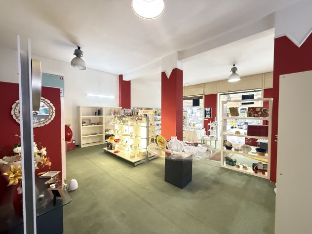 LOCALE COMMERCIALE IN VENDITA A PASTENA CENTRO - Foto 3