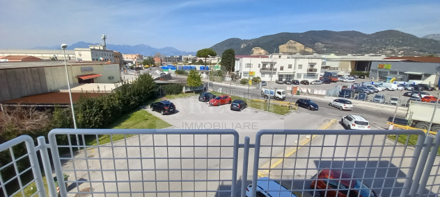 LUMINOSO UFFICIO BALCONATO CON PARCHEGGIO - Foto 6