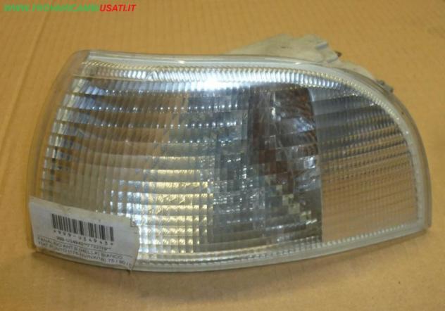 FANALINO ANT.S.(HELLA) BIANCO FIAT PUNTO (176-NV/NX/1B) 75 / 90 / D / TD  Parti elettriche  Fanaleria  Proiettori  Fanalino comple FIAT - PUNTO I 55 /