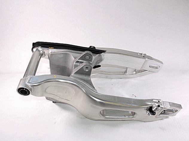 FORCELLONE POSTERIORE HONDA CBR 1000 RR SC57 2004 - 2005 52200MEL505 SWINGARM CON DIFETTI