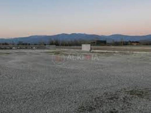 Terreno di 4850 m² in affitto a Piacenza