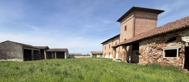 COMPPLESSO AGRICOLO " Corte del Chioso" in BASSA PARMESE A ROCCABIANCA (PR) - Foto 4