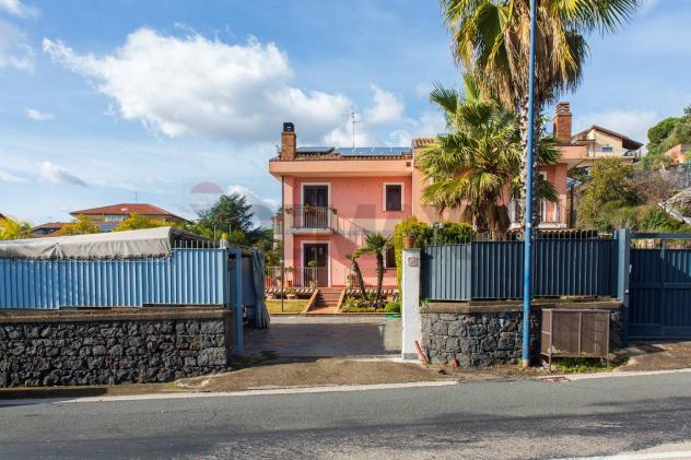 casa indipendente in vendita a Pedara