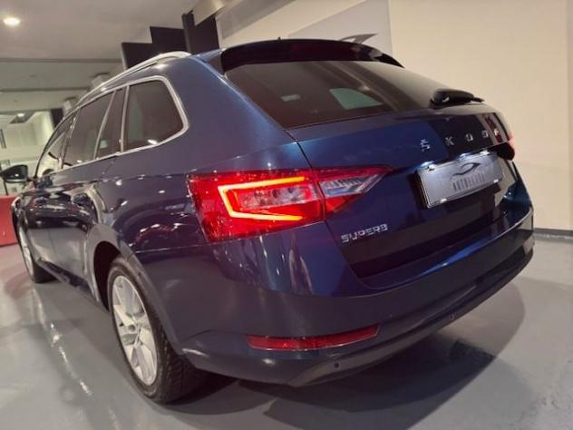 SKODA Superb 2.0 TDI EVO 150 CV SCR DSG Wagon Executive rif. 23983104 - Foto 5