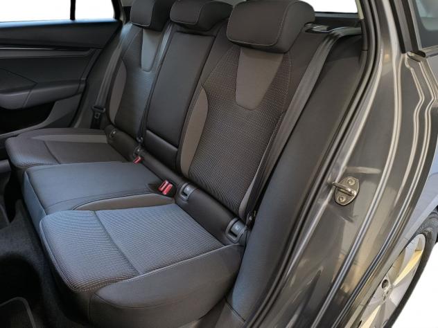 Škoda Octavia SW 2.0 TDI 116 HP AUTOMATICA DSG - Foto 9