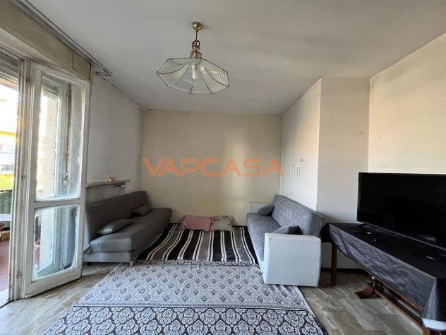 AMPIO TRILOCALE CON BALCONI E BOX/CANTINA