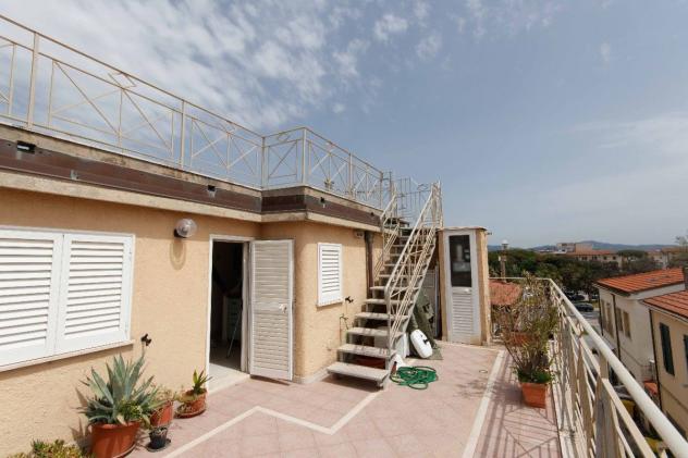 VILLA A SCHIERA di 5 vani e di 150 mq (VIAREGGIO) rif. 1003 - Foto 3