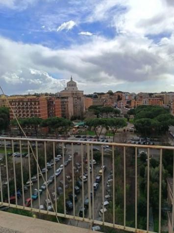 ULTIMO PIANO, TERRAZZO E VISTA SULLA BASILICA DI SAN PAOLO - Foto 11