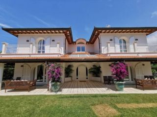 Villa in affitto a Vittoria Apuana - Forte dei Marmi 450 mq Rif: 1330055