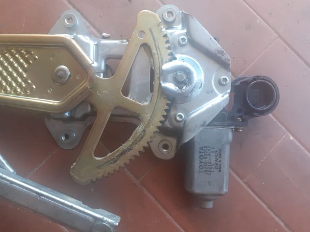 alzavetro anteriore destro toyota - Foto 2