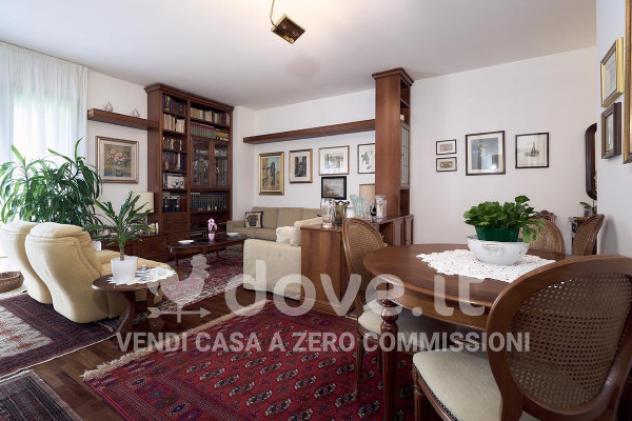 Villa di 187 m² con 5 locali e box auto in vendita a Biassono - Foto 2