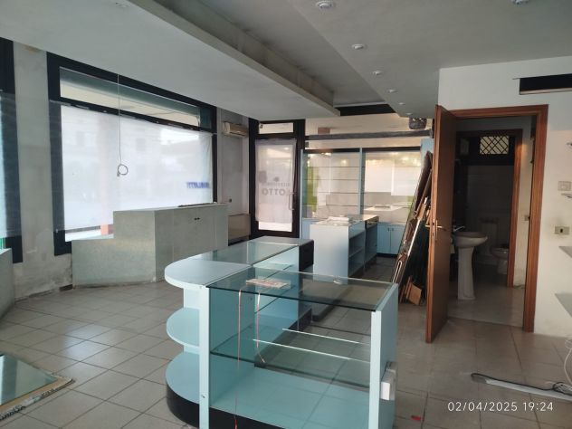 AFFITTO LOCALE COMMERCIALE