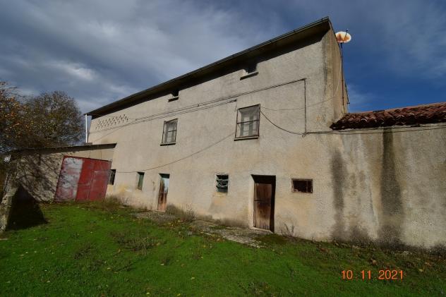 Casa di campagna in Contrada Tardiano