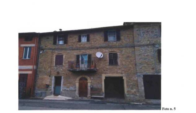 Immobile in asta di 208 m² con più di 5 locali in vendita a Perugia - Foto 3