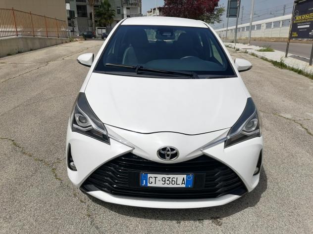 Toyota Yaris 1.4 D 90cv 5 porte LOUNGE 12/2017 - Foto 2