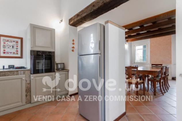 Casa indipendente di 300 m² con più di 5 locali e box auto in vendita a Canaro - Foto 9