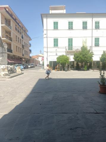 1 Vetrina in affitto a Sarzana