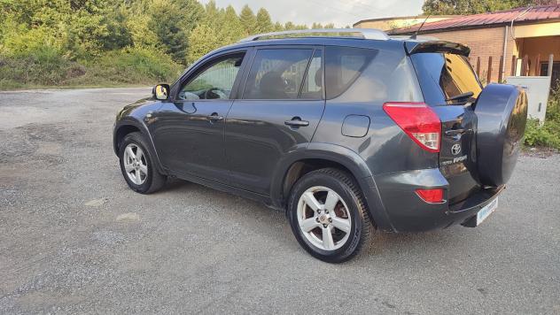 TOYOTA RAV4 2.2 D-4D 177CV LUXURY - Foto 4