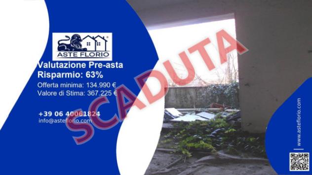 Immobile in asta di 201 m², box auto in vendita a Rozzano