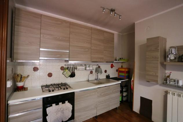 Elegante quadrilocale con box in una suggestiva località di San Giovanni Bianco - Foto 10