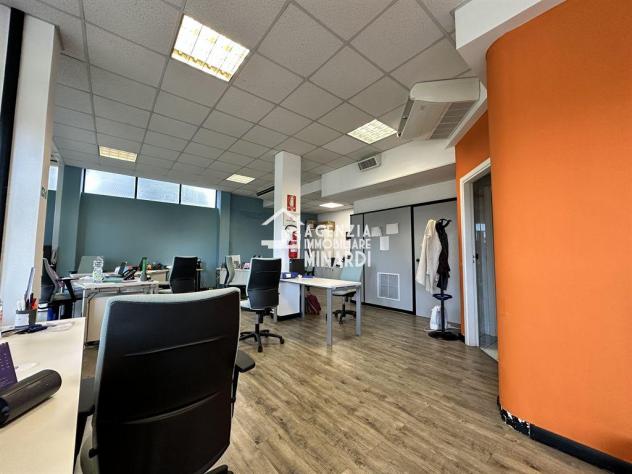 LUGO – ZONA STAZIONE | AMPIO IMMOBILE COMMERCIALE A REDDITO - Foto 7