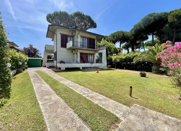 VILLA di 9 vani e di 150 mq (PIETRASANTA - Marina) rif. 1086/A - Foto 2