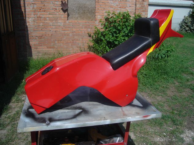 Monocarena vetroresina moto - Foto 3